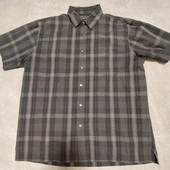 3/$15   Van Heusen Short Sleeve Button Up - Picture 1 of 2